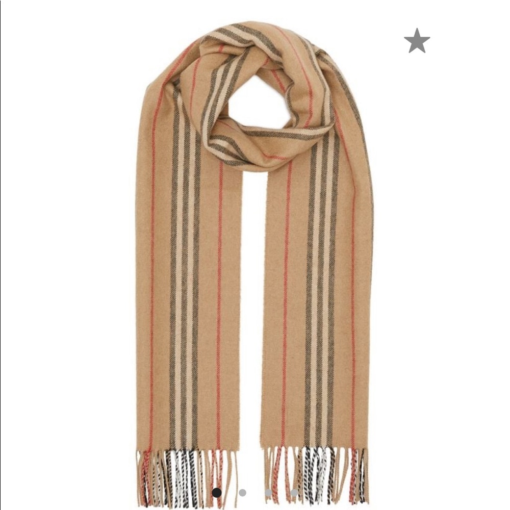 BURBERRY
Icon Stripe Cashmere Scarf